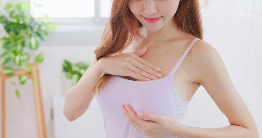 La autoexploración mamaria es especialmente relevante para mujeres jóvenes que, por edad, están fuera de los programas de cribado mamográfico